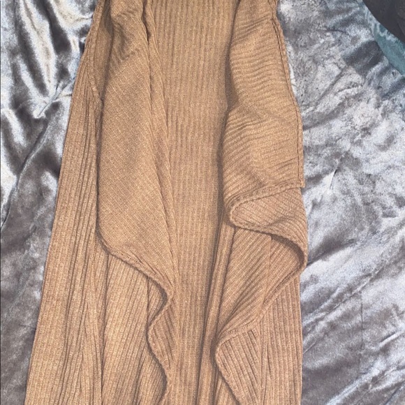 Tan Long Vest - Picture 3 of 3